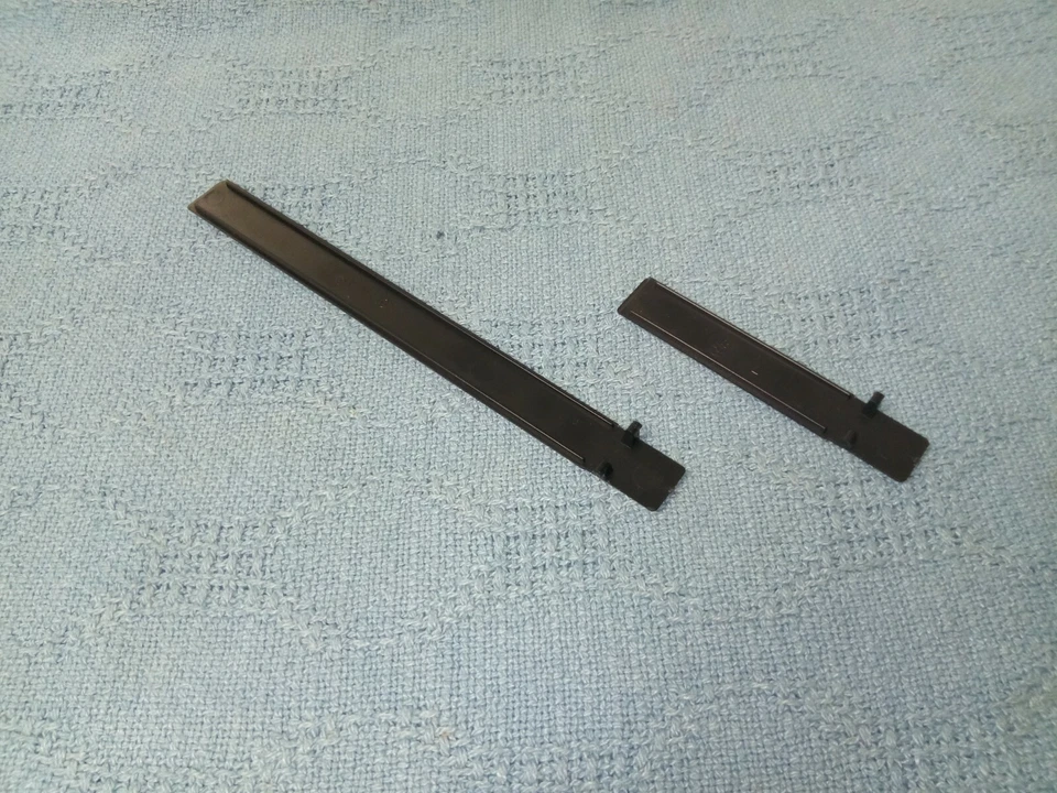 Puertas de almacenamiento con zócalo giratorio Garrard 42M Foto 3 de 4