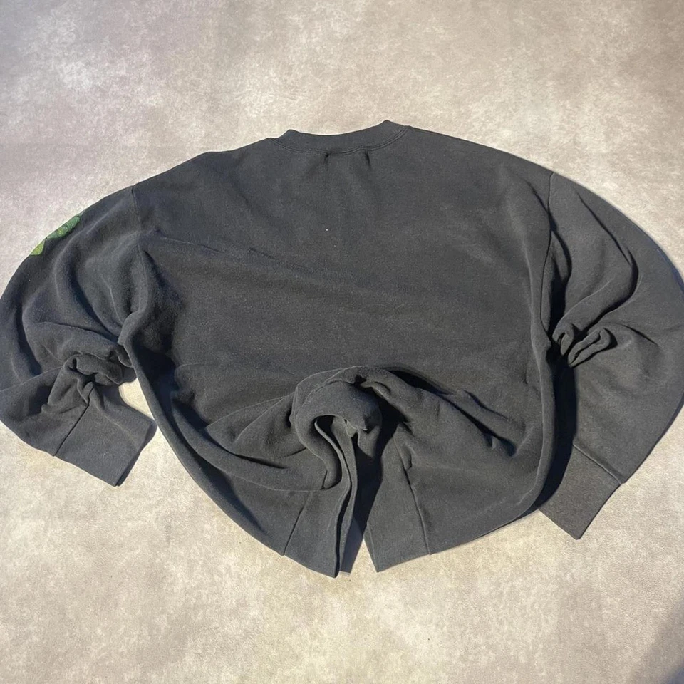 Suéter Grial Cuello Redondo Vintage Años 90 Gráfico Budweiser “Let It Go Louie” Foto 3 de 4