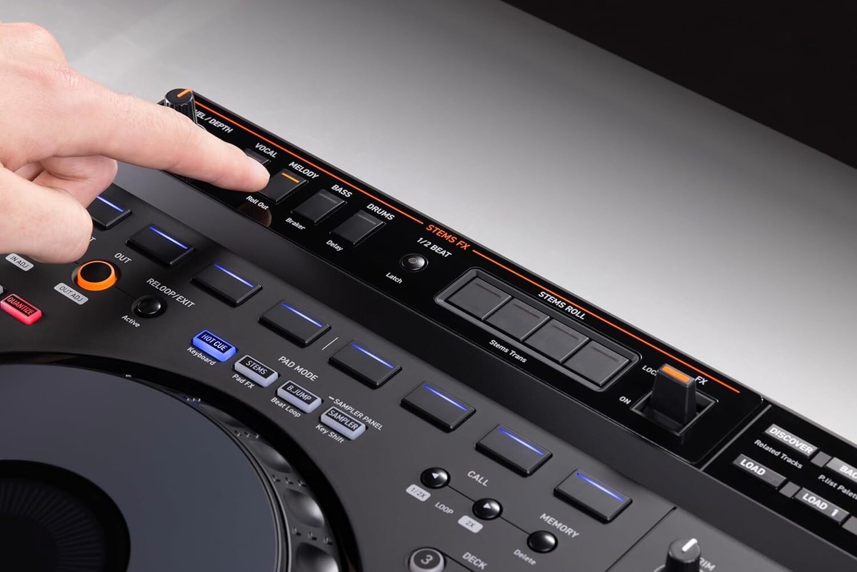 AlphaTheta DDJ-GRV6 4ch Rekordbox Serato Pro DJ Controller AlphaTheta DDJ-GRV6 4ch Rekordbox Serato Pro DJ Controller