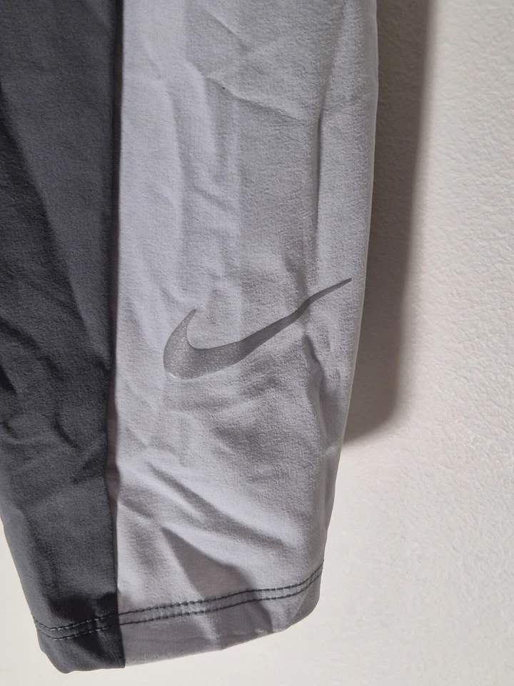 Pantalones de senderismo ligeros para mujer Nike Dri-Fit talla pequeña todos los días para acampar pista Foto 2 de 4