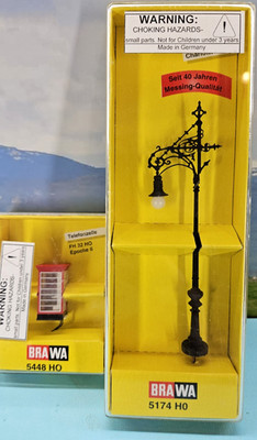 Two Brawa HO Scale Lights -Phone Booth #5448 & Berlin-Charlottenburg Light #5174