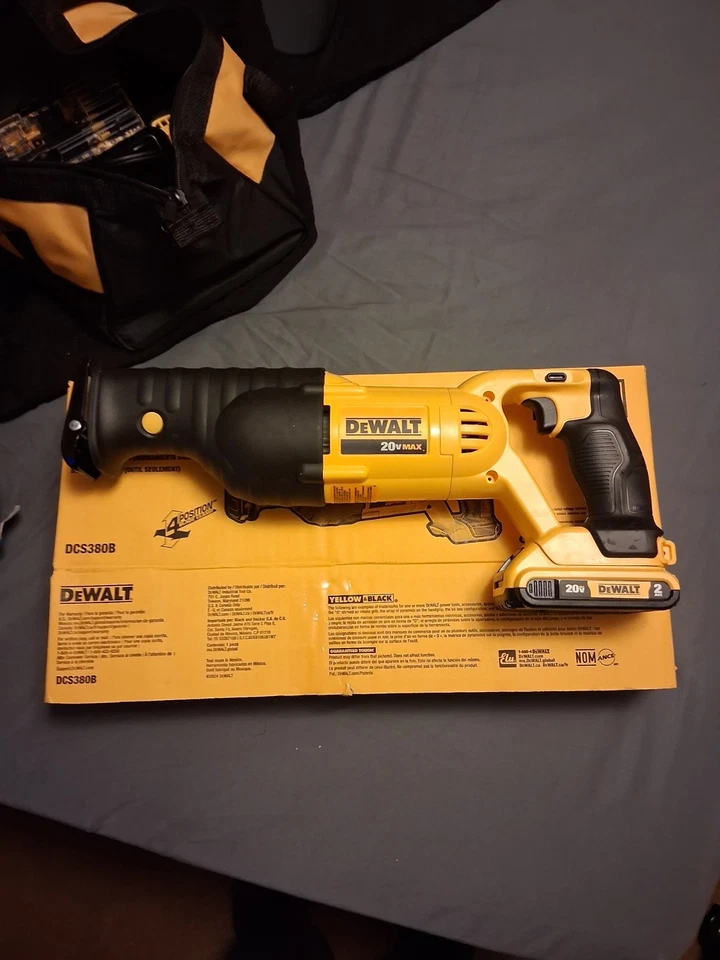 Sierra Dewalt Zaw 20v nueva en caja Foto 2 de 3