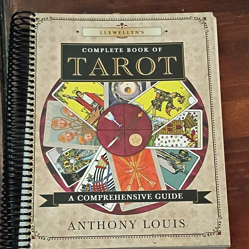 Llewellyn’s Complete Book of Tarot: Comprehensive Guide - Anthony Louis Spiral
