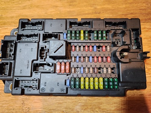 2013-16 Countryman Paceman R60 OEM Power Distribution Junction 9813233 Fuse Box - Picture 7 of 22
