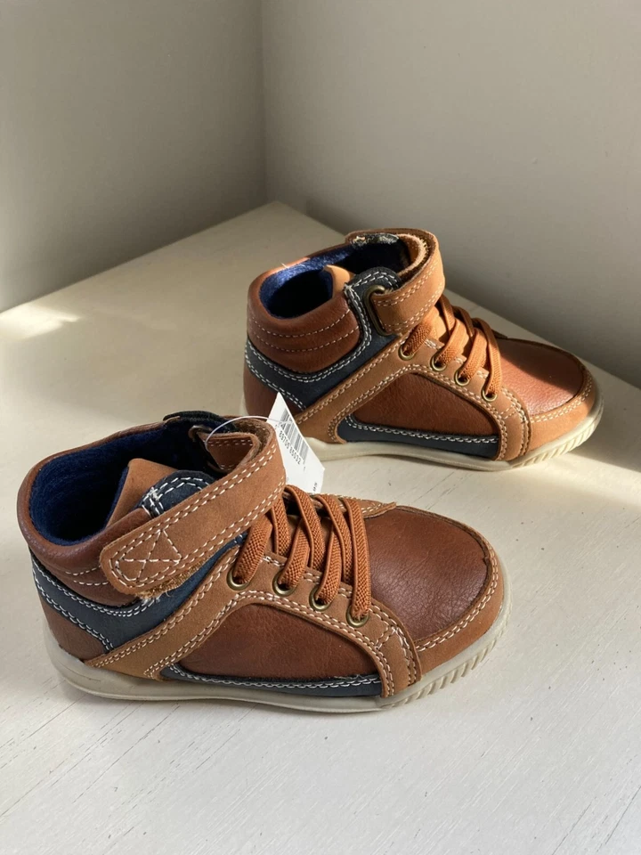 NUEVO CON ETIQUETAS Botas Deportivas Place Bronceadas de Parte Superior Alta con Correa Talla 7 Niño Pequeño Foto 4 de 4