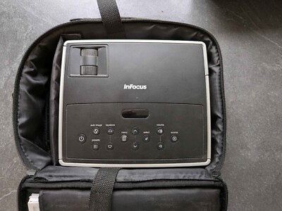 InFocus IN1100 Projector Beamer XGA DLP 2100 LUMEN Ohne Fernbedienung