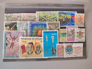 18 timbres Cote D Ivoire lot 176