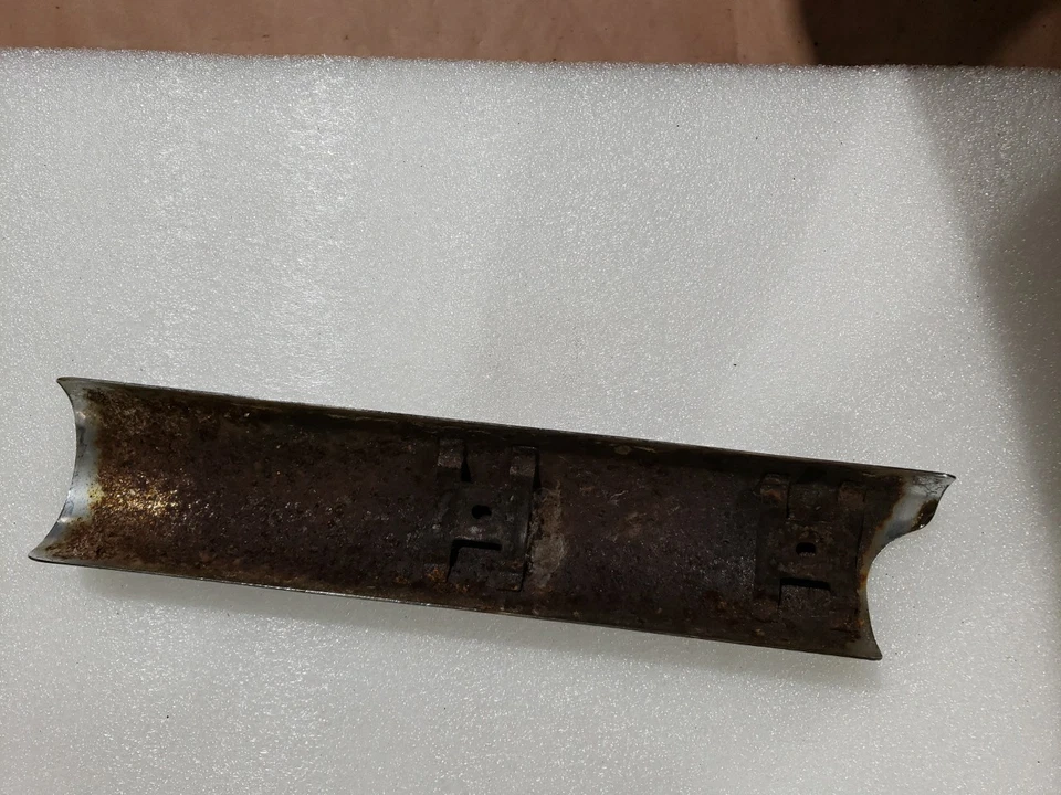 Harley-Davidson 2007 E/G U/C OEM Right Rear Lower Exhaust Heat Shield 65952-98A - Image 2 of 3