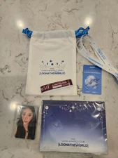 LOONATHEWORLD TOUR VIP SET w/ signed JinSoul Lanyard Card