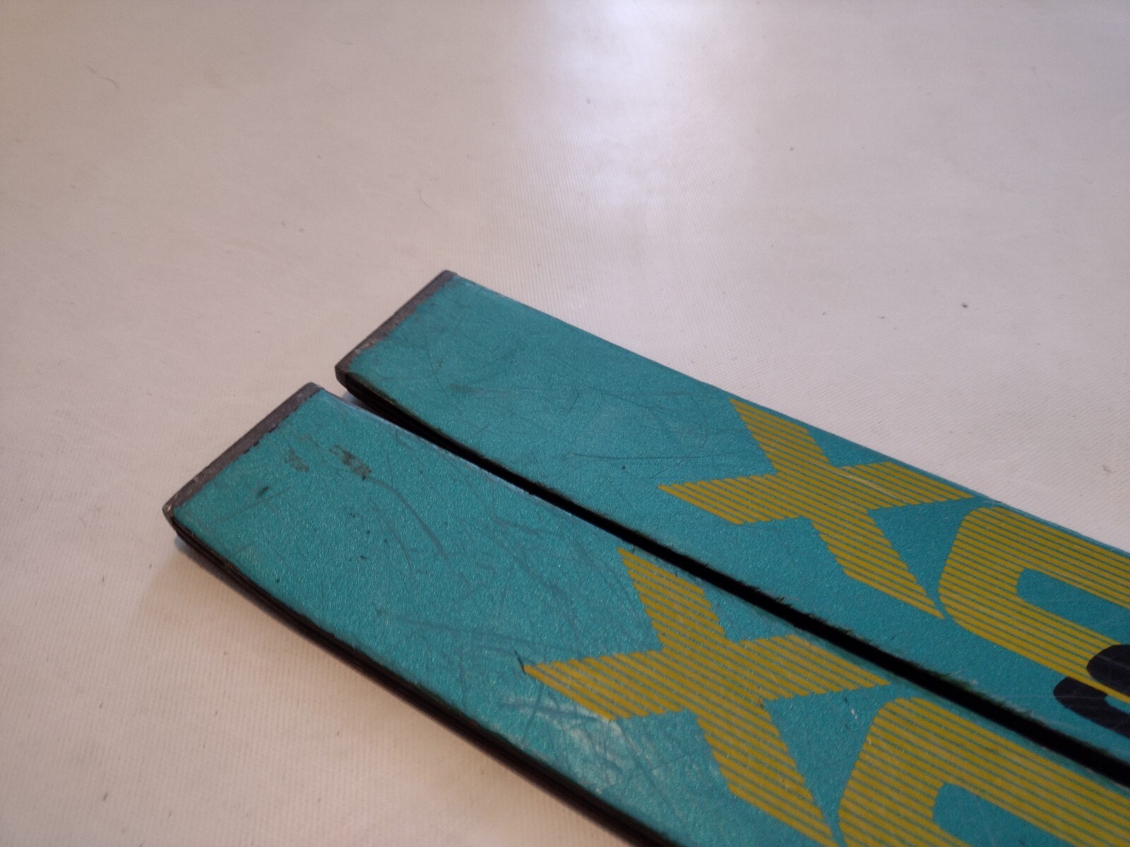 Karhu Metal Edge Cross Country SKIS 193 cm Waxable Rottefella NNNBC