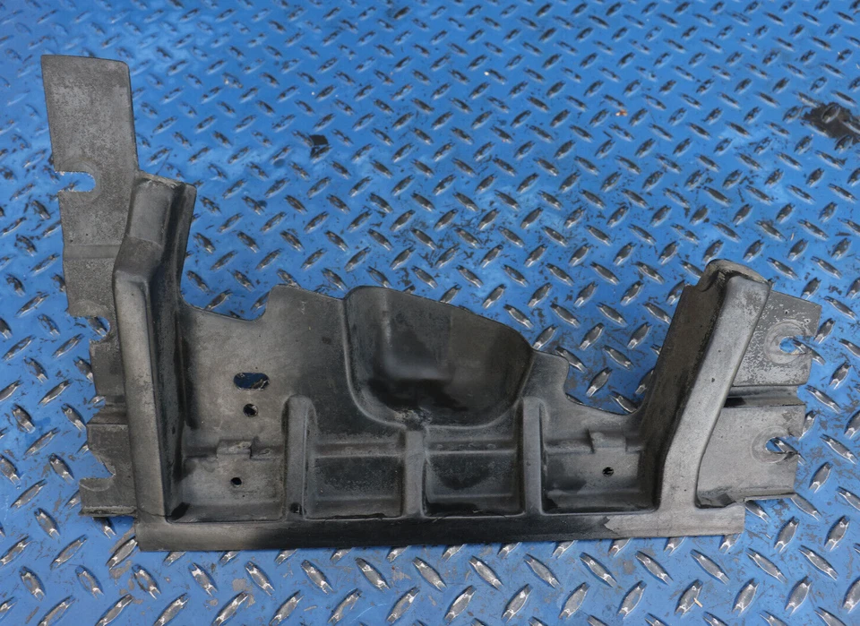 1991-1996 Chevrolet Corvette C4 Driver Side Front Inner Fender 10276503 - Image 2 of 4