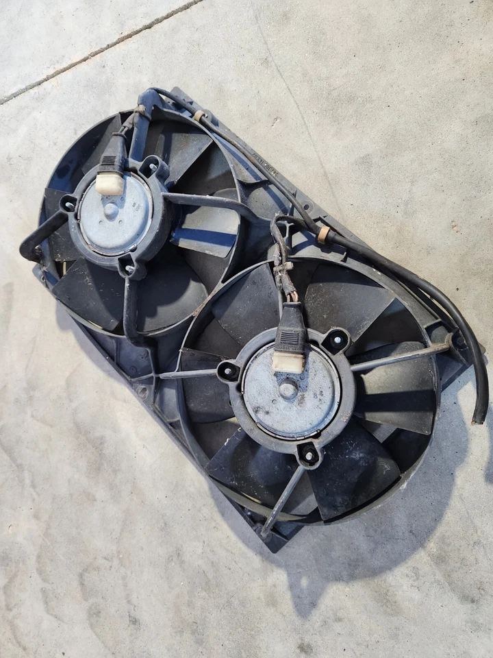 Oem 1983-1991 Porsche 944 924S Cooling Fan Shroud and Fans 944 106 143 02 - Image 4 of 4