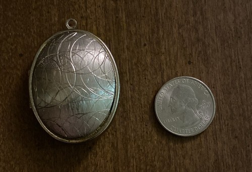 Vintage Jewelry Extra Large 2 Inch Silver Tone Photo Locket Pendant No Chain - Picture 2 of 11