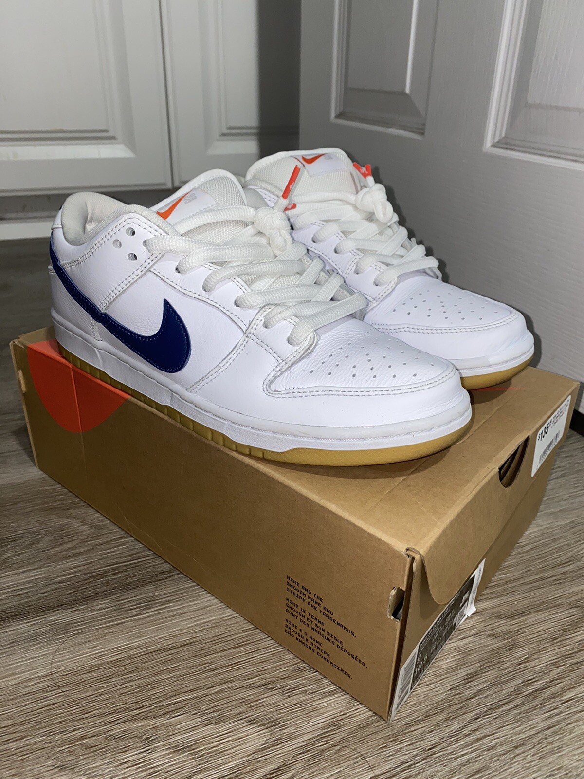 Size 9 - Nike SB Dunk Low Orange Label - Juicy Lucy's Steakhouse