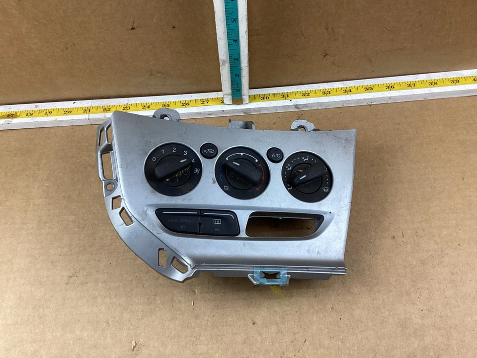 2013-2014 Ford Focus AC Heater Temperature Climate Control w/ Bezel Trim OEM - Image 2 of 4