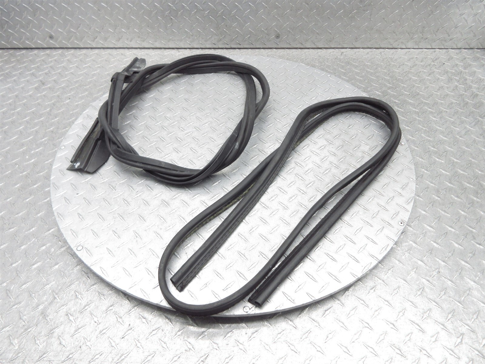 2008 Ferrari F430 Spider Convertible Roof Top Weather Strip Seal Gasket Liner