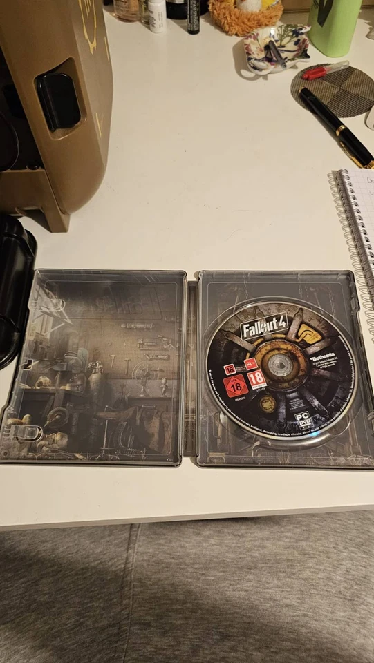 Fallout 4  Steelbook/ Pip-Boy PC Collectors Edition - GAME INCLUDED- OFFERS OPEN - Image 2 of 4