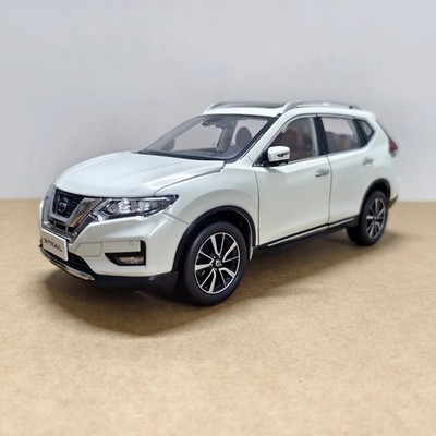 1/18 Nissan X-TRAIL 2018 ホワイト SUV 1/18 Scale Nissan X-TRAIL 2018 SUV White Diecast Model Car Toy
