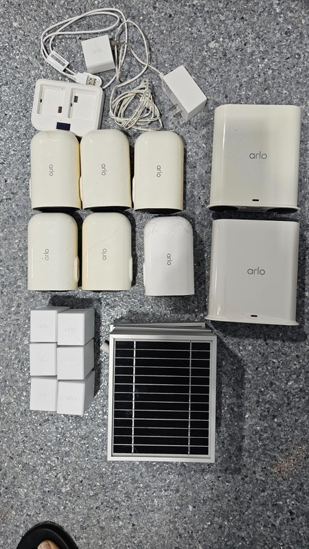 Arlo Pro 4 XL 2K 6-Camera Security System + 6 Solar Panels + 6 XL Batteries