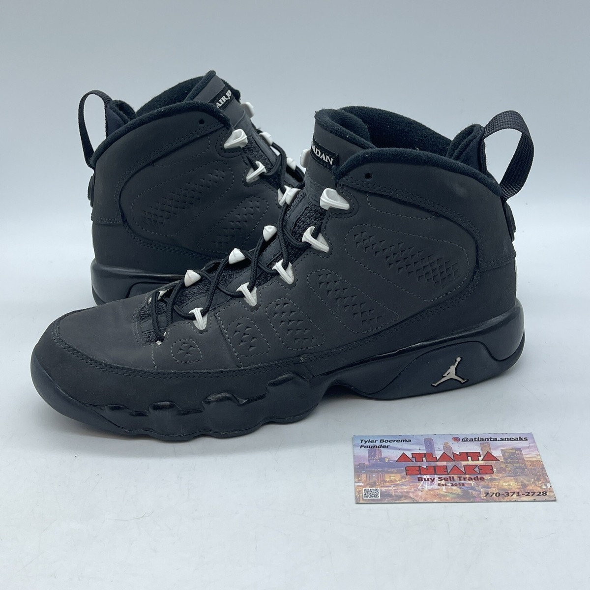 Size 7Y (GS) Jordan Retro Mid Anthracite 2015 White Black Suede  (302359-013)