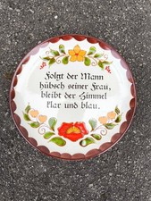 Talerz ścienny SMF Schramberg "Follow der Mann ładna jego żona..." - 19 cm