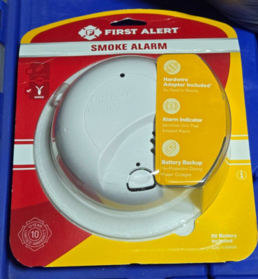 First Alert Hardwired Smoke Alarm with back up 9V Battery SA9120BPCN 1039809