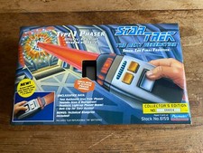 New Sealed Playmates 6159 Star Trek TNG The Next Generation Type 1 Phaser 1994 Q