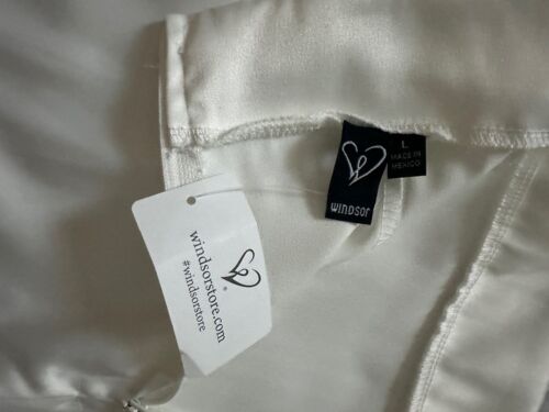 Ivory Satin Dress Shorts Women’s L - Picture 3 of 3