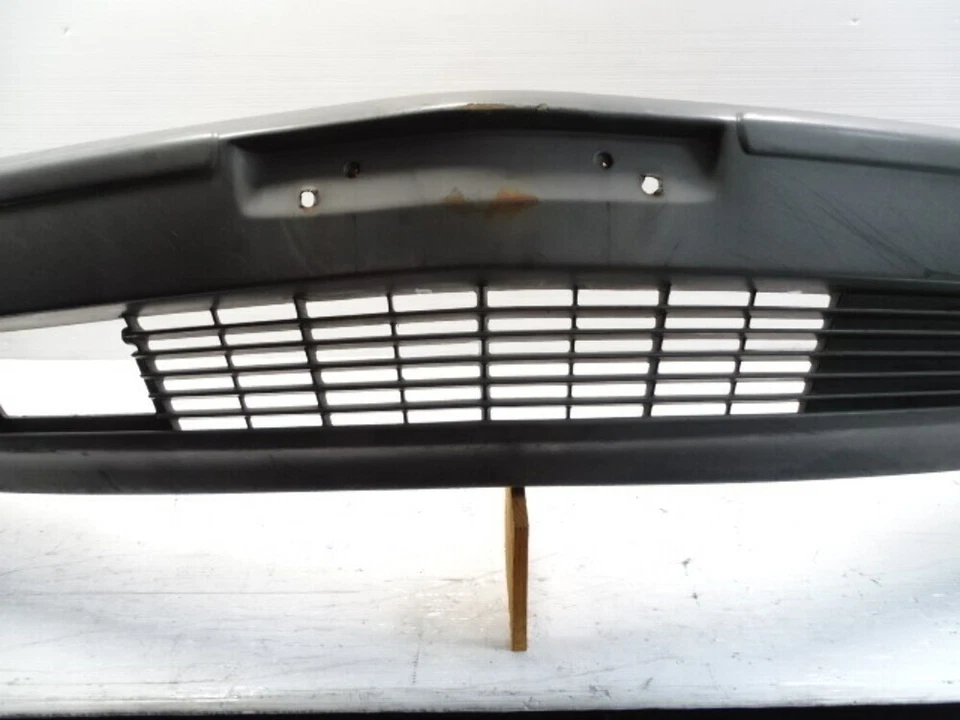 Mercedes W126 300SD 1985 montaje parachoques delantero 1268851525 Foto 3 de 4