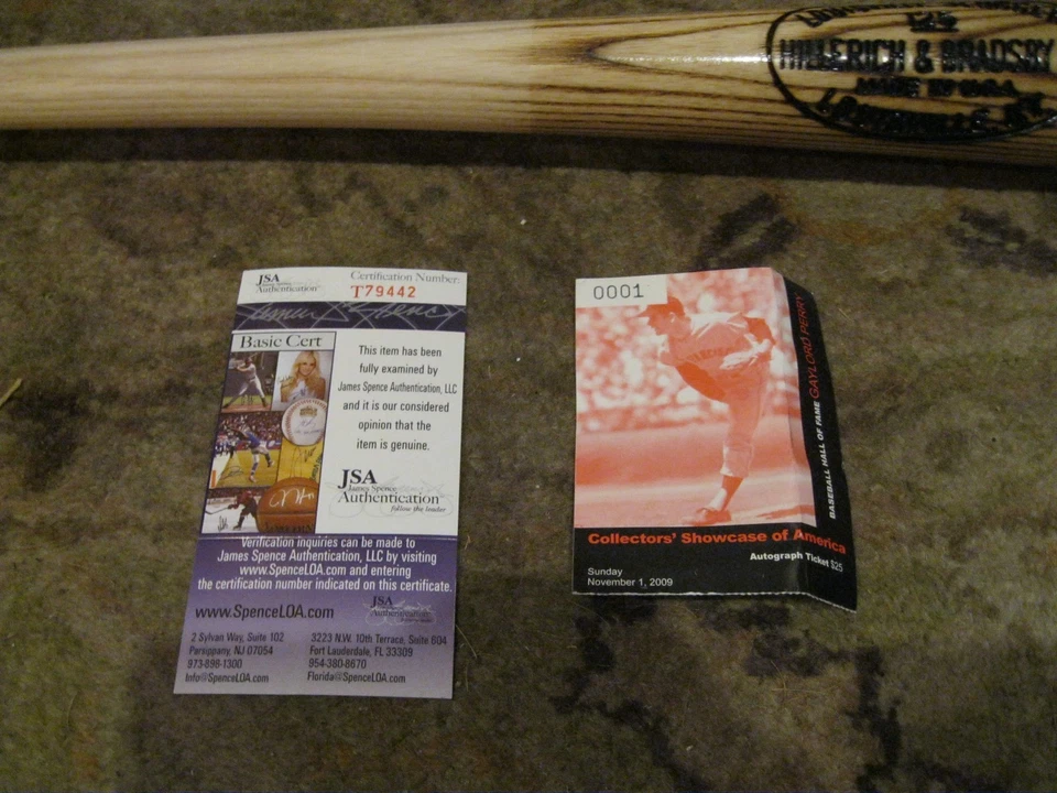 Бейсбольная бита с автографом Гейлорда Перри из Louisville Slugger сертифицирована JSA  - Изображение 2 из 4