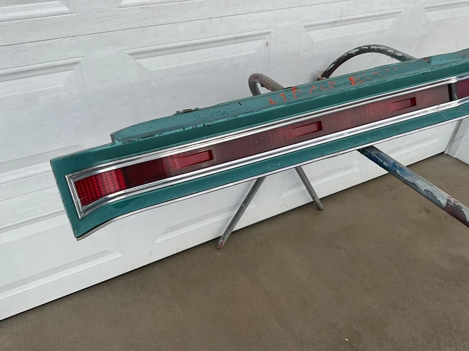 Buick Electra 225 1967 panel de luz trasera original GM Buick 225 Foto 2 de 4
