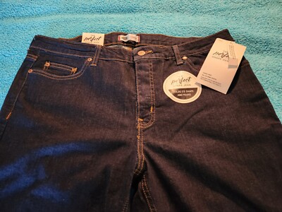 NWT Woman's Shorts Dickies Perfect Shape Denim Bermuda Shorts Size 16 Straight