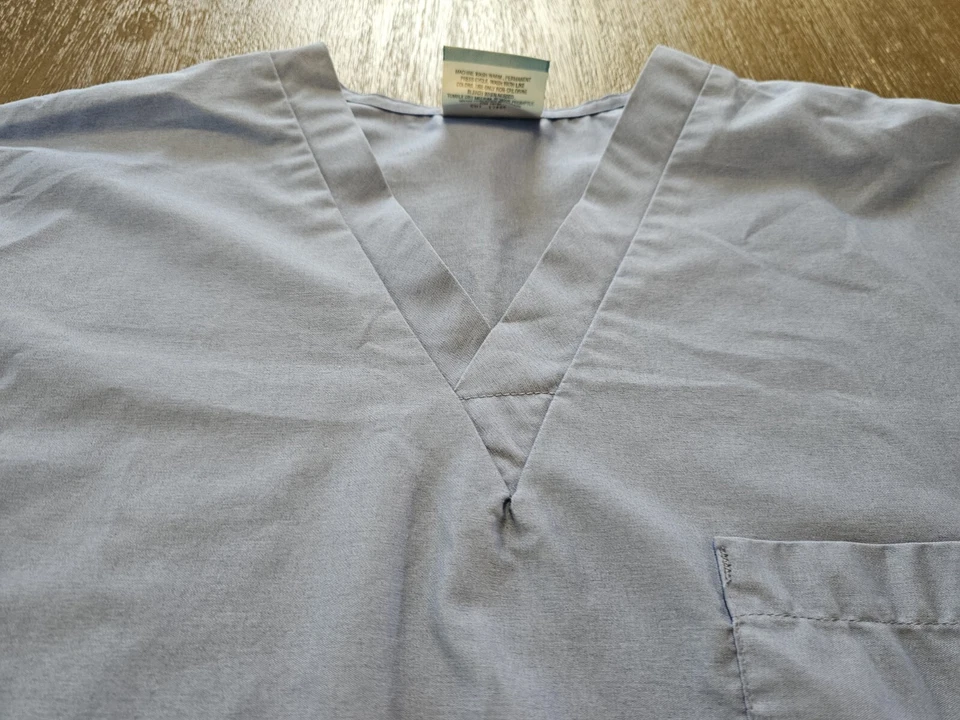 Blusa Médica Estampada de Trabajo White Swan Azul Claro Talla L Foto 3 de 4