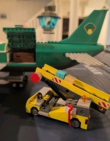 LEGO City Cargo Terminal 60022 W/Minifigs Instructions No Box