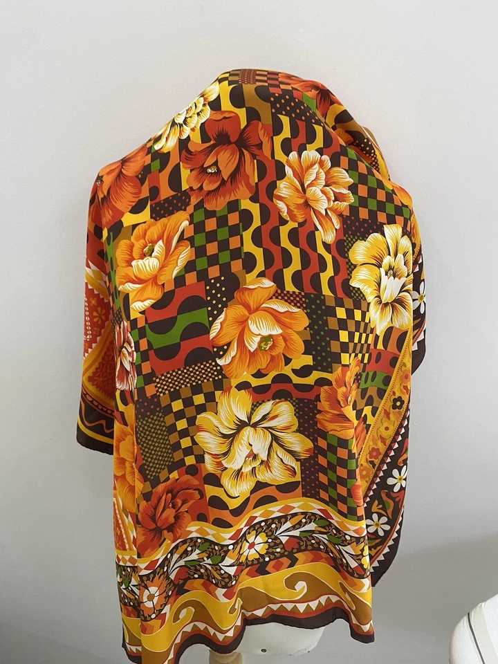 S46# Christian Lacroix Silk Scarf - Retro Floral & Geometric Print 34 Inch Foto 4 de 4