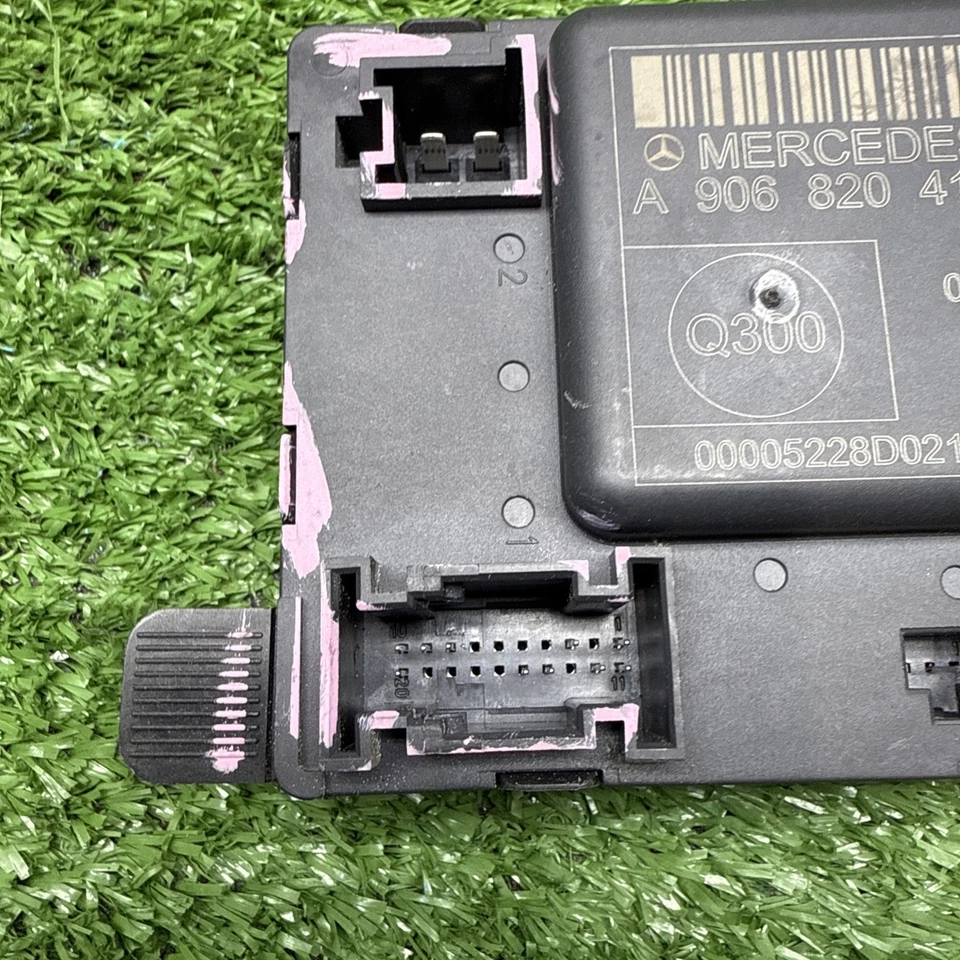 2007-2018 MERCEDES 弹簧门控制模块 原始设备制造商 A 906 820 41 26 — 第 3/4 张图片