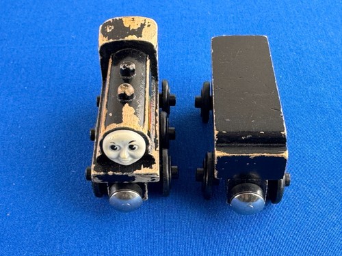 DOUGLAS & TENDER (1997) No name on bottom editions! Thomas Wooden Railway