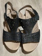 BareTraps Jordy Perforated Navy Blue Leather Adjustable Strap Sandals Size 5.5 M