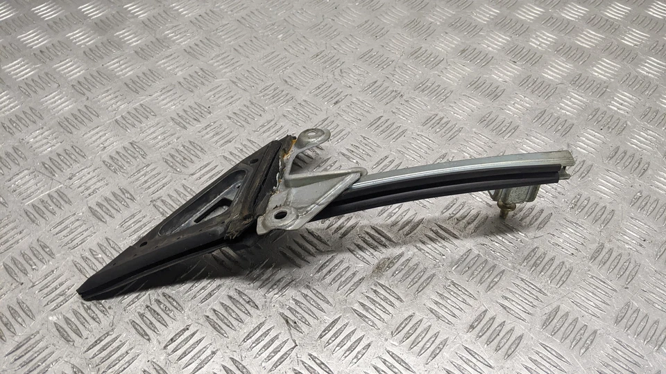 Toyota Celica GT 2.0 1996 marco de puerta ventana guía canal goma conductores delanteros Foto 2 de 4