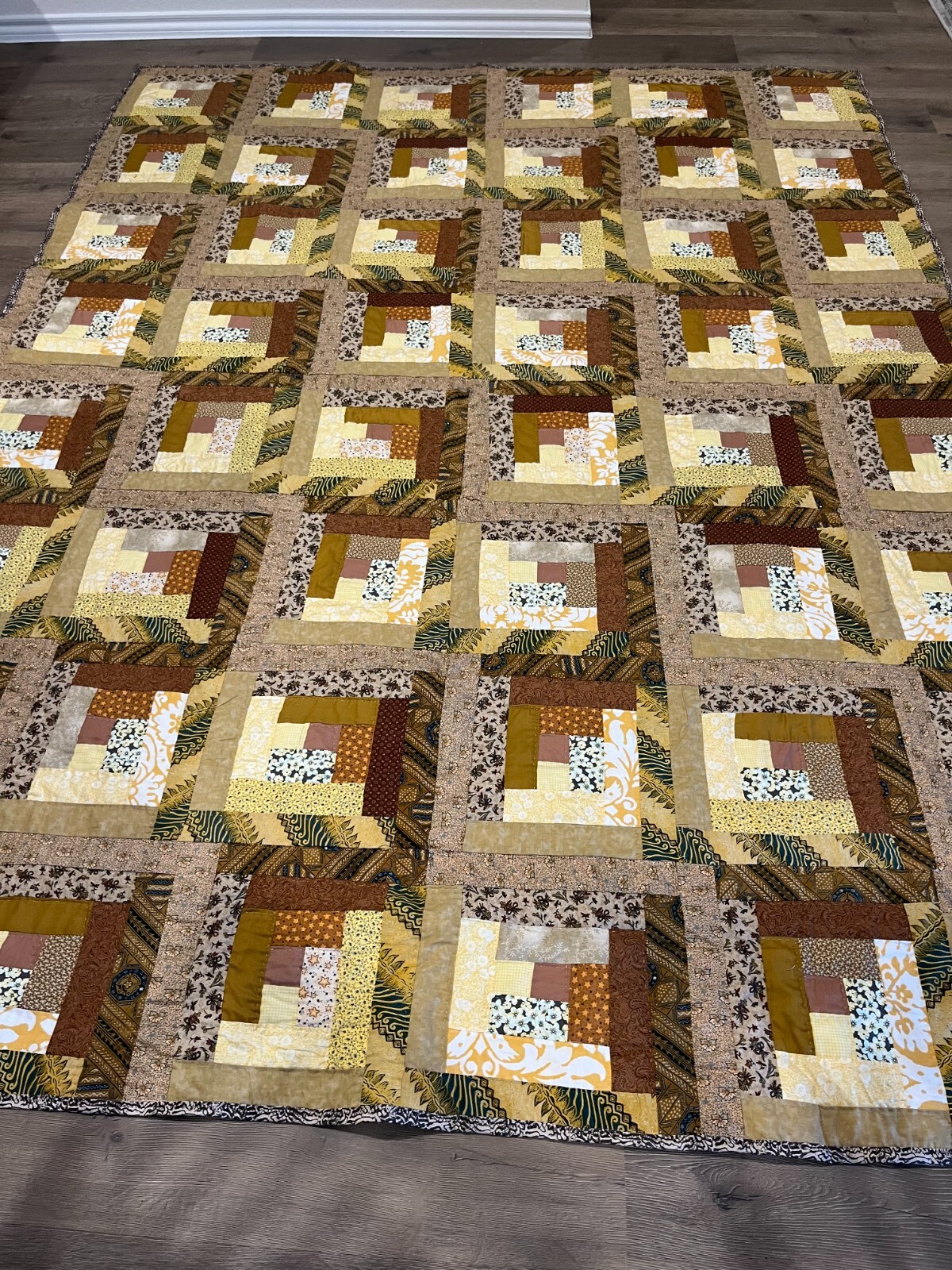 Quilt Brown, Gold & Yellow Log Cabin Queensized Quilt 80" x 105" Hand