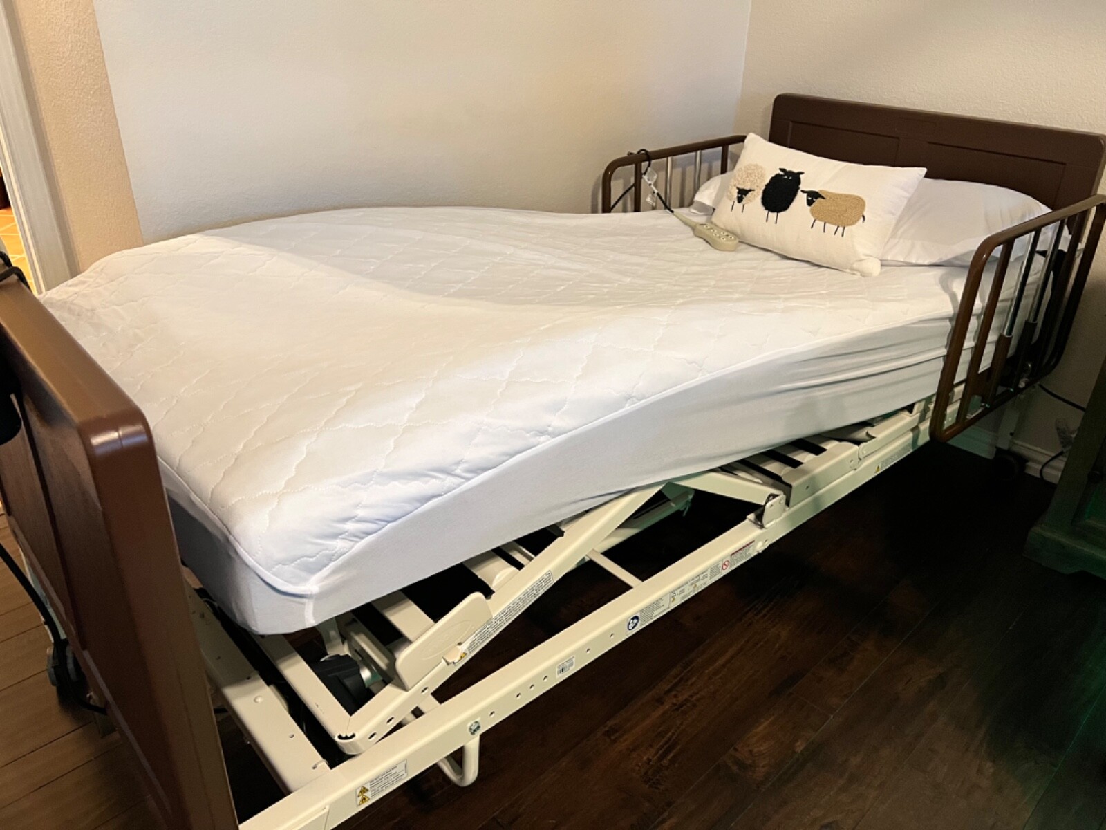 Invacare Electric Hospital Bed G5510. eBay