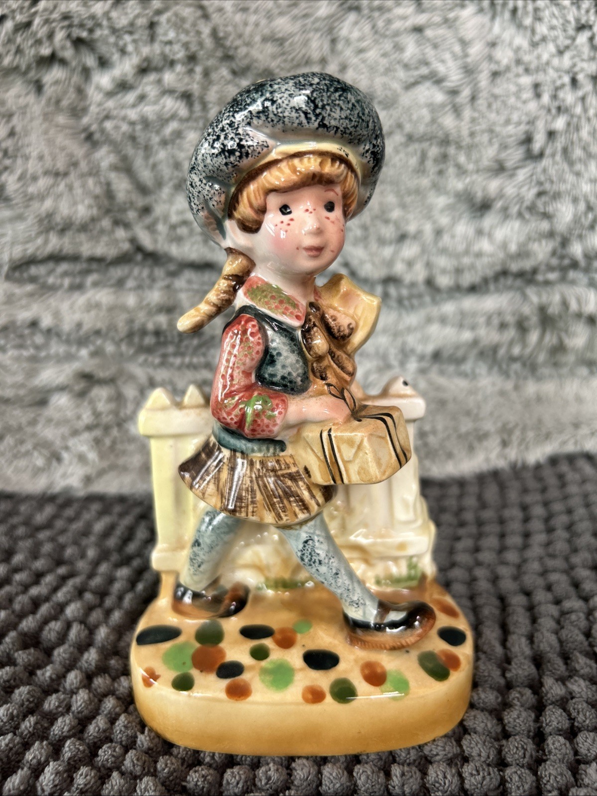 VINTAGE HOLLY HOBBIE FIGURINE American Greeting 1971