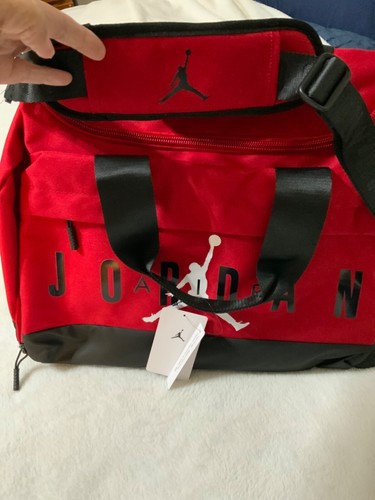 NWT JORDAN BIG BOYS VELOCITY DUFFLE BAG RED BLACK - Picture 6 of 15
