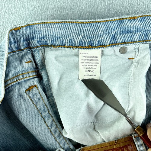 Bill Blass Mens Jeans Blue Size 40 (39x28.5) Straight Relaxed Denim Light Wash - Picture 8 of 13