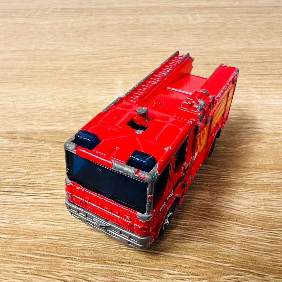 Dennis Sabre Fire Engine Truck Red Yellow MB402 Fire Drenchers 5 Pack 2001 - Image 2 of 4