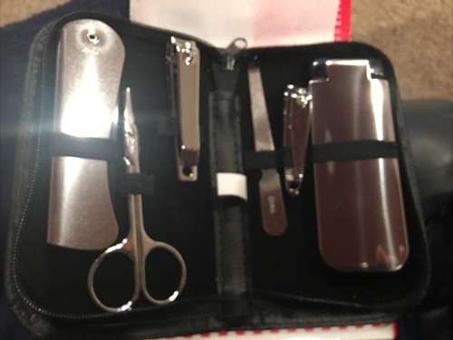 Holiday Time 7 Piece Manicure Set Brand New! - Picture 3 of 3