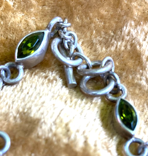 Hellgrüner Peridot 8 Edelsteine 925 gestempelt Sterlingsilber Armband 8" lang - Bild 4 von 4