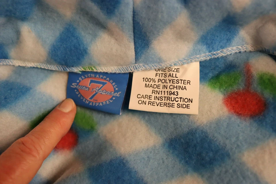 Bata envolvente de cerezas de colección Seven Apparel con cinturón chal cuello nube suave  Foto 4 de 4