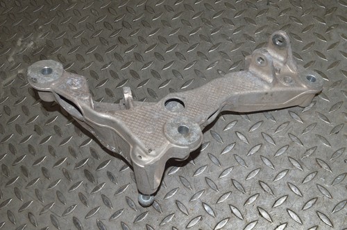 Soporte de montaje de suspensión trasera izquierda PORSCHE 911 991 3.4 Carrera 2014 99133115110 - Imagen 3 de 4