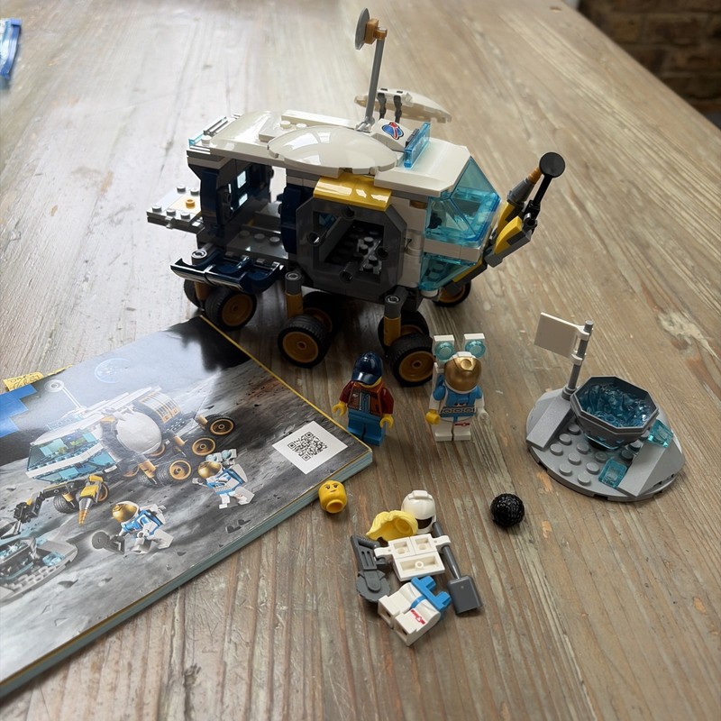 LEGO CITY: Lunar Roving Vehicle (60348) - some pieces missing/substituted